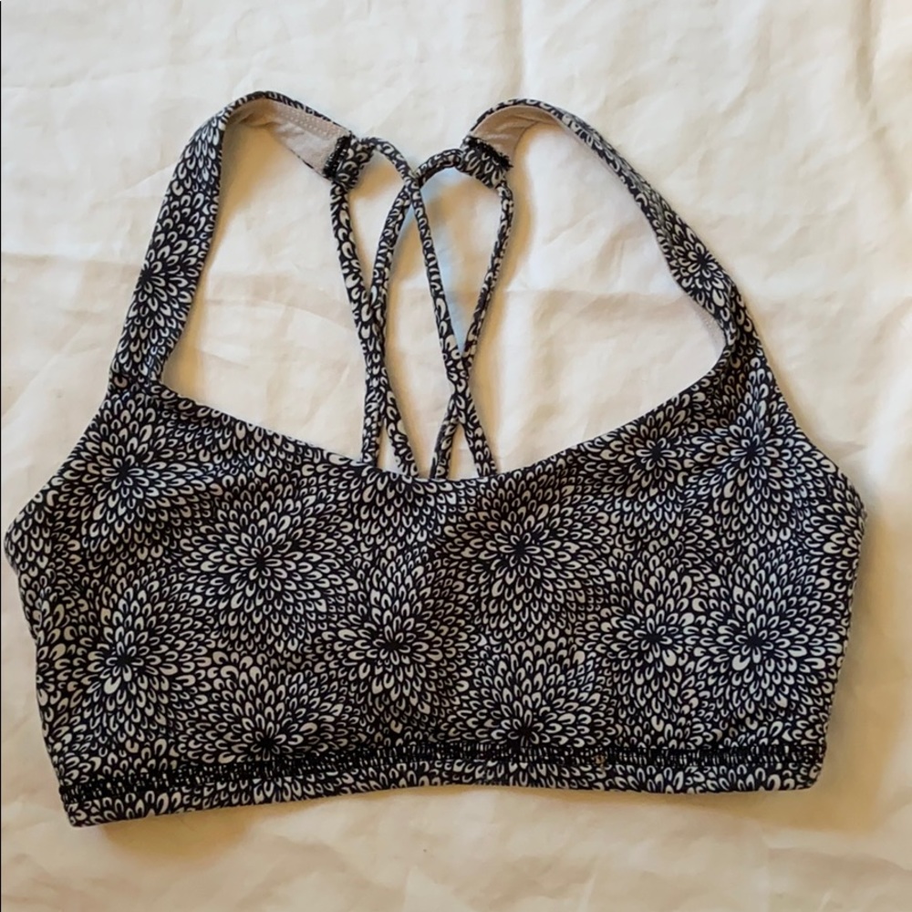 Lululemon free to be bra size 2